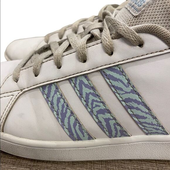 ADIDAS GIRLS Youth Low Top Sneaker, Size 5 Big Girl or Womens 6.5 Equivalent - Picture 8 of 9